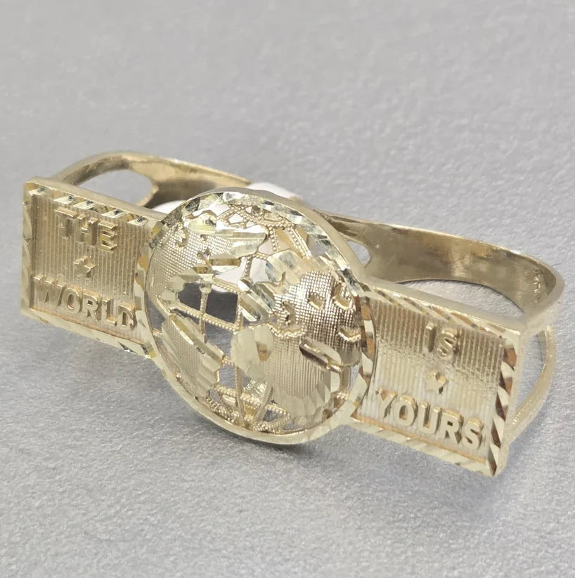 14k The World Is Yours Ring